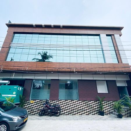 Majestic Inn Thiruvananthapuram Extérieur photo