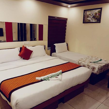 Majestic Inn Thiruvananthapuram Extérieur photo