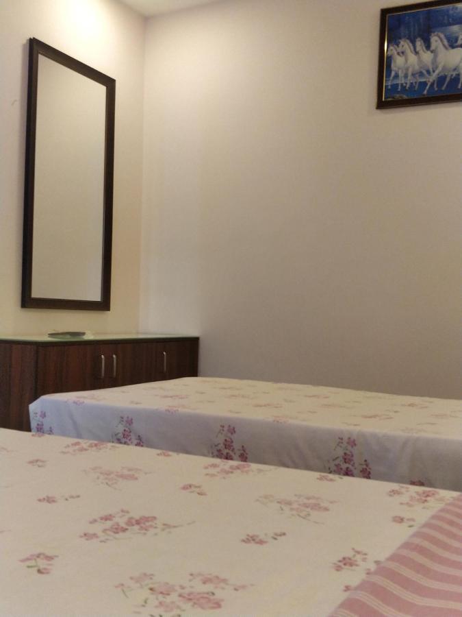 Majestic Inn Thiruvananthapuram Extérieur photo
