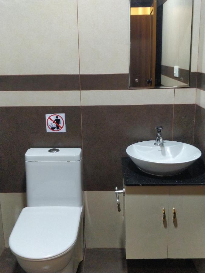 Majestic Inn Thiruvananthapuram Extérieur photo