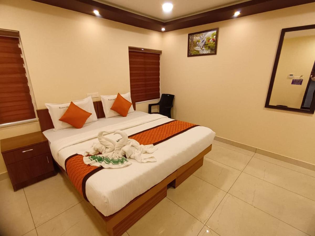 Majestic Inn Thiruvananthapuram Extérieur photo