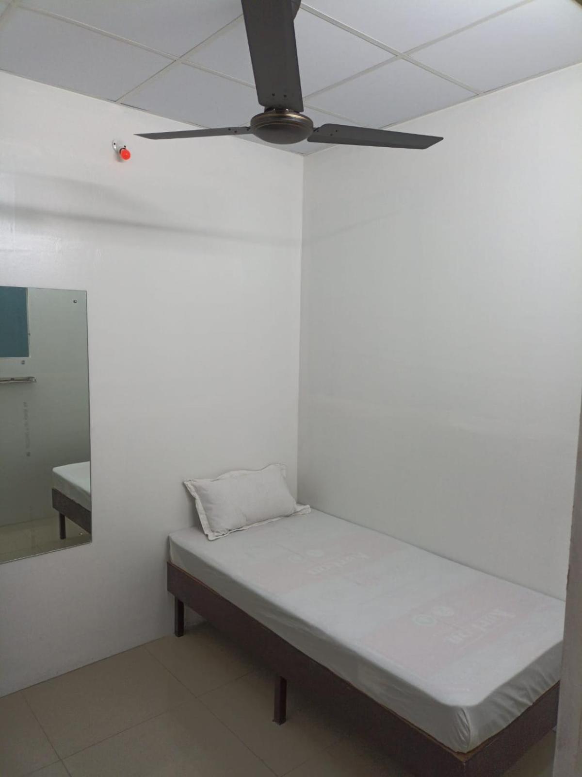 Majestic Inn Thiruvananthapuram Extérieur photo