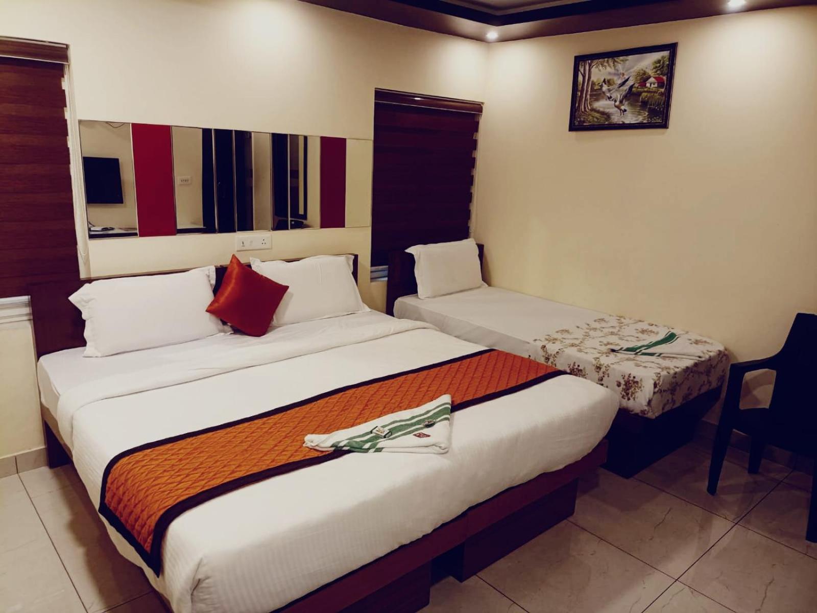 Majestic Inn Thiruvananthapuram Extérieur photo